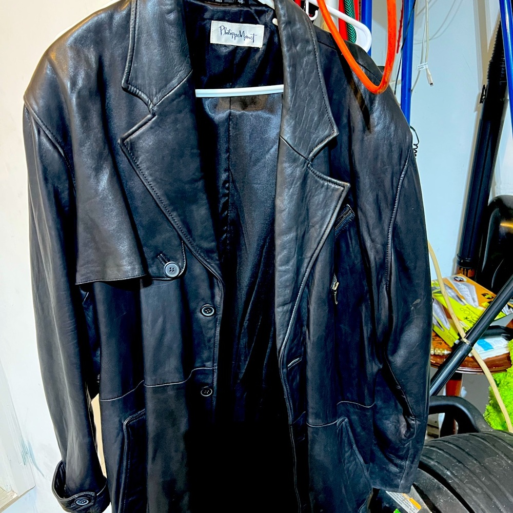 Long Leather coat in excellent condition